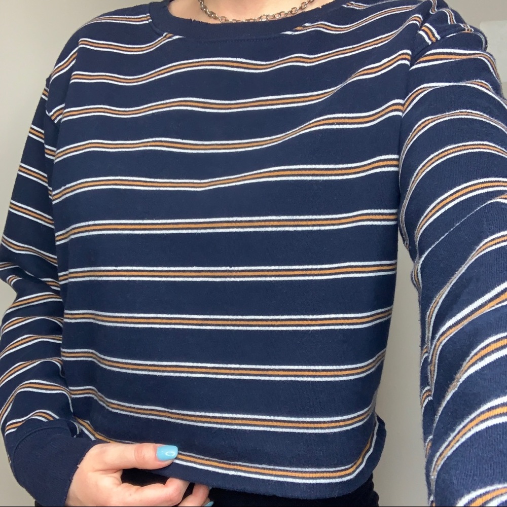 CREW NECK